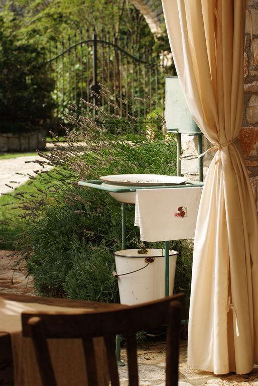 Boutique B&B Stancija 1904 Adults Only Svetvincenat Bilik gambar